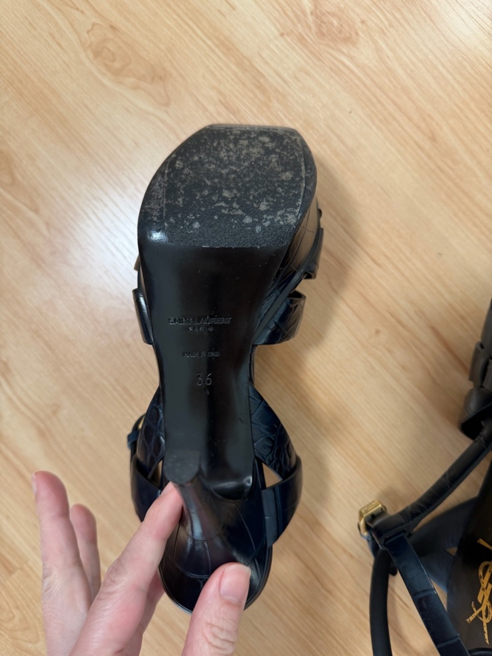 Saint Laurent tribute navy Leather Woven T-Strap Sandals with Gold Accents - Picture 4 of 13